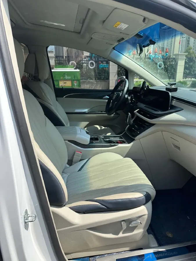 2023 Buick GL8 2.0T 237HP L4 9AT,autocango,china used car exporter,china ev exporter,chinese used car exporter,chinese used ev exporter