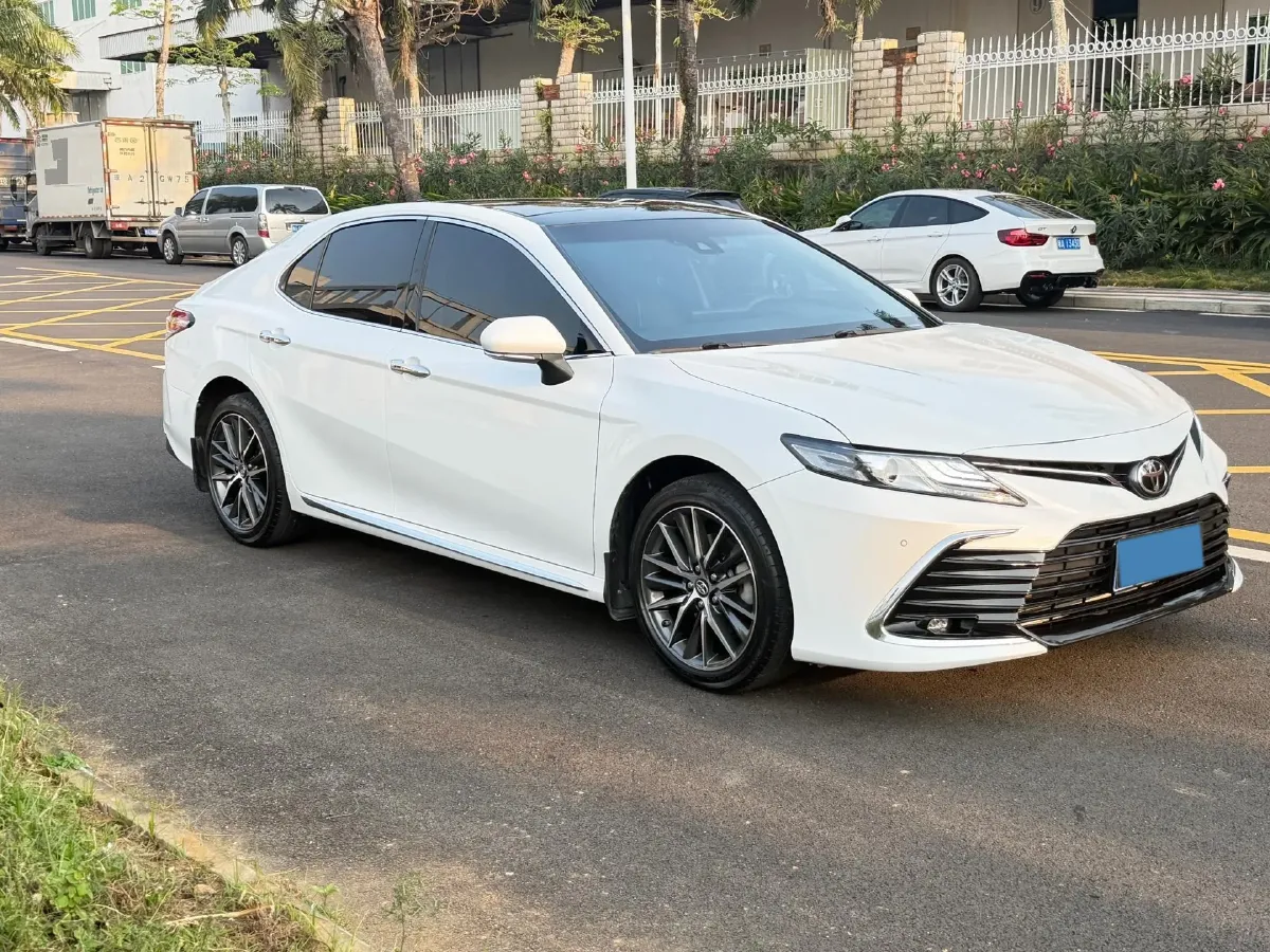 2023 Toyota Camry 2.5L 207HP L4 8AT,autocango,china used car exporter,china ev exporter,chinese used car exporter,chinese used ev exporter