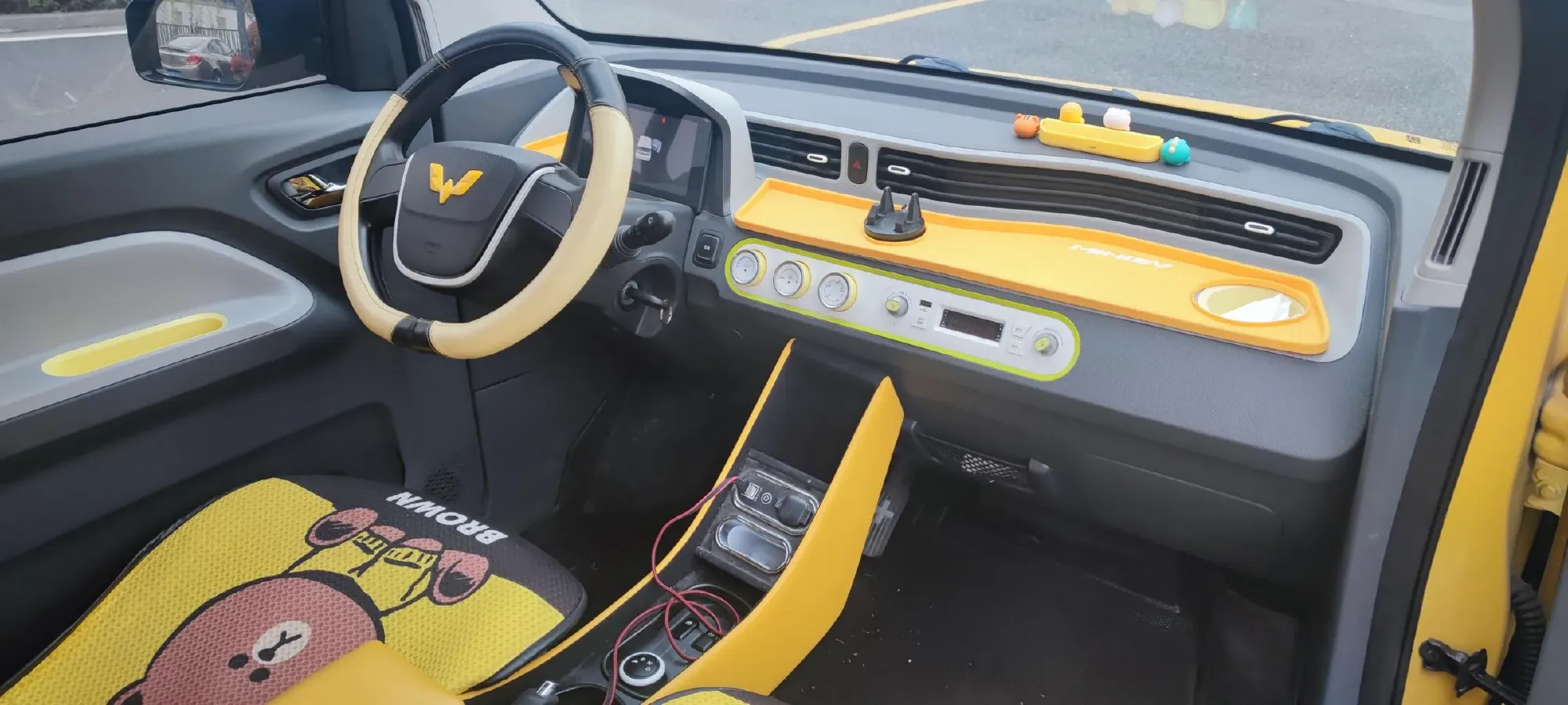 2021 WuLing HongGuang MINI EV BEV 9.3KWH,autocango,china used car exporter,china ev exporter,chinese used car exporter,chinese used ev exporter