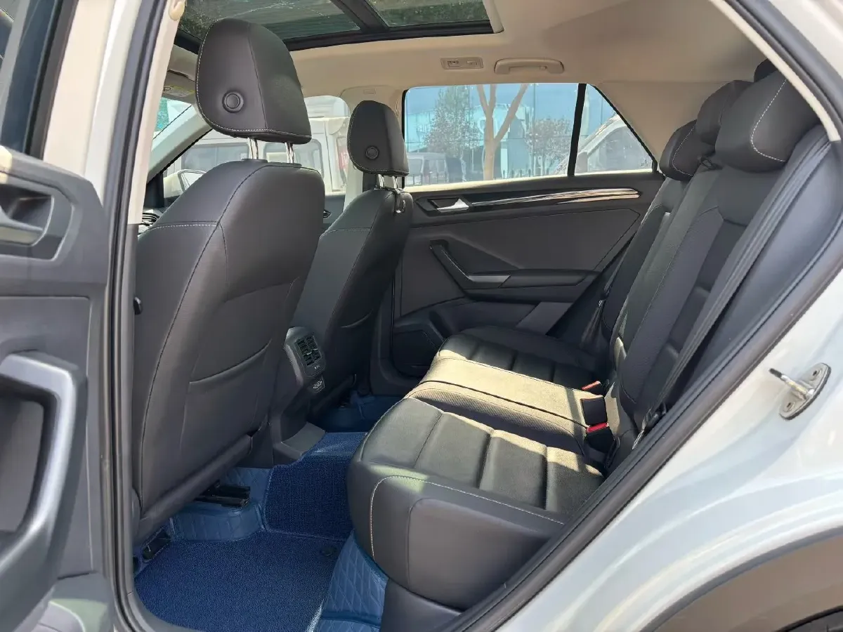 2020 Volkswagen T-Roc 1.4T 150HP L4 7DCT,autocango,china used car exporter,china ev exporter,chinese used car exporter,chinese used ev exporter