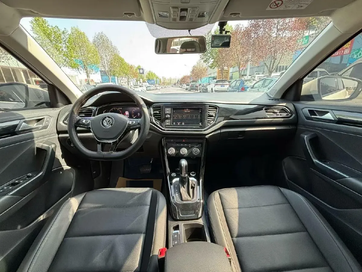 2020 Volkswagen T-Roc 1.4T 150HP L4 7DCT,autocango,china used car exporter,china ev exporter,chinese used car exporter,chinese used ev exporter