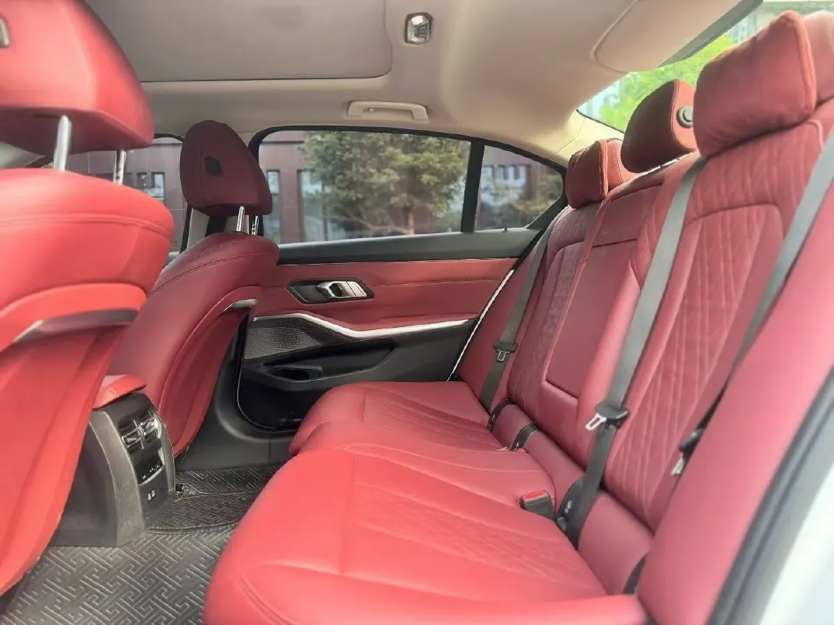 2023 BMW 3 Series 2.0T 156HP L4 8AT,autocango,china used car exporter,china ev exporter,chinese used car exporter,chinese used ev exporter