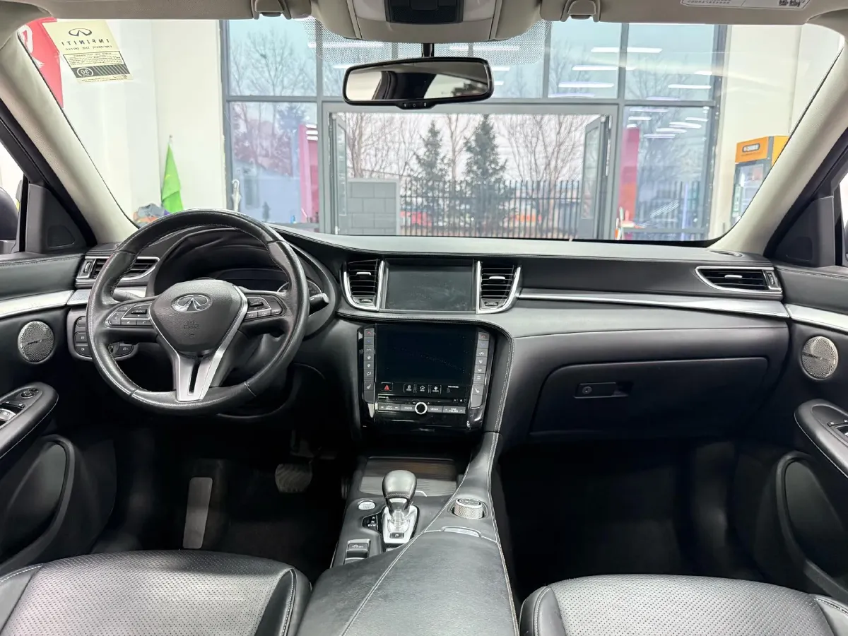 2018 Infiniti QX30 2.0T 211HP L4 7DCT,autocango,china used car exporter,china ev exporter,chinese used car exporter,chinese used ev exporter