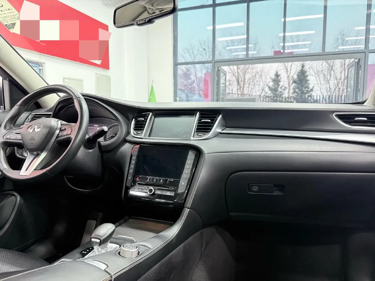 2018 Infiniti QX30 2.0T 211HP L4 7DCT,autocango,china used car exporter,china ev exporter,chinese used car exporter,chinese used ev exporter