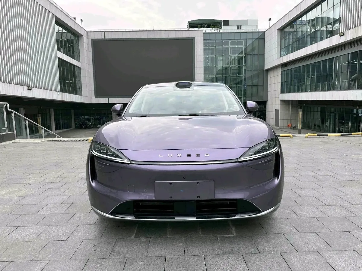2025 Luxeed R7 REEV 156HP REEV,autocango,china used car exporter,china ev exporter,chinese used car exporter,chinese used ev exporter