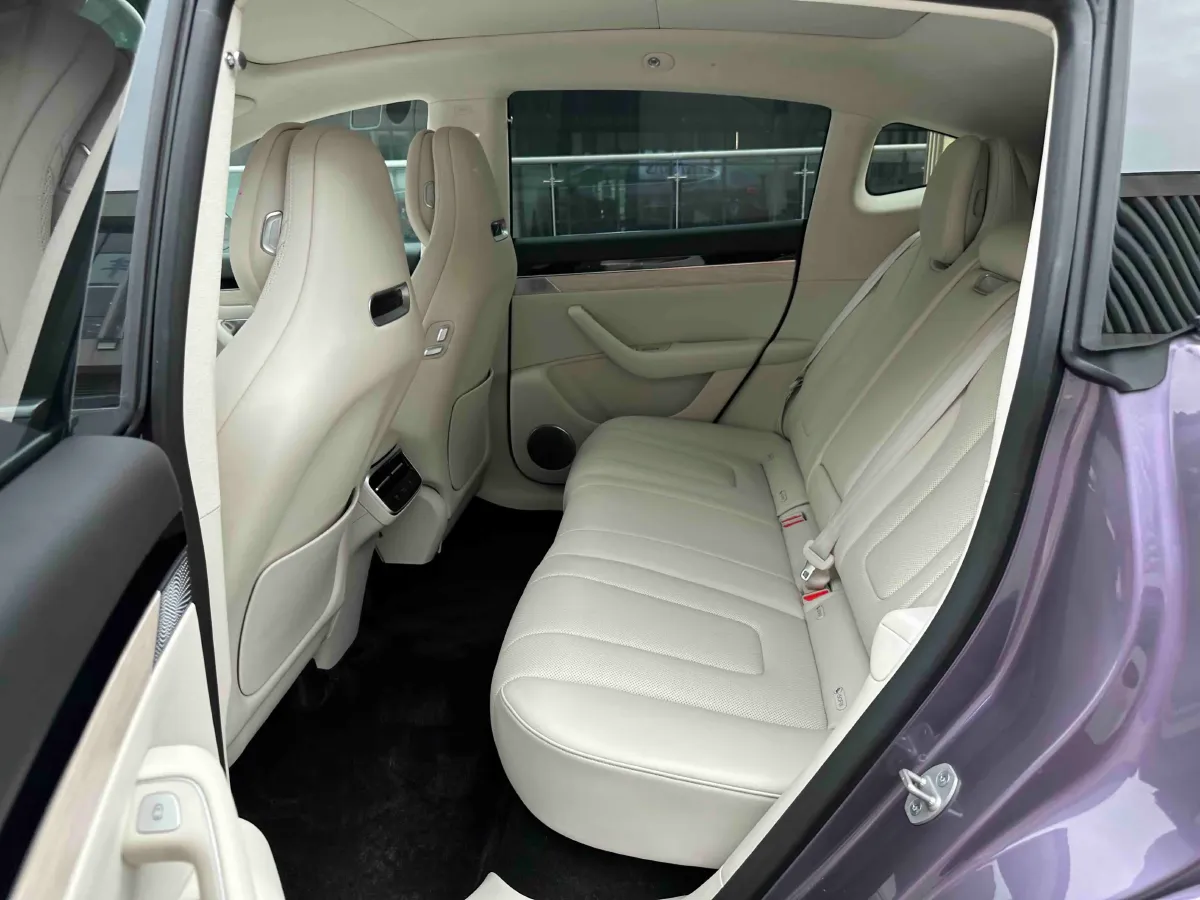 2025 Luxeed R7 REEV 156HP REEV,autocango,china used car exporter,china ev exporter,chinese used car exporter,chinese used ev exporter