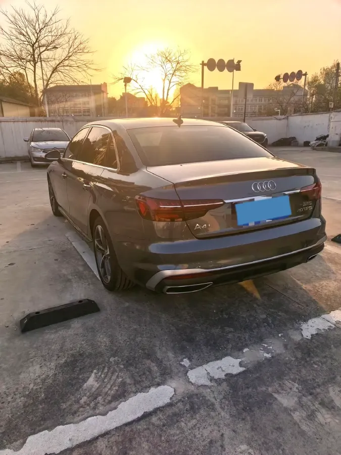 2023 Audi A4L 2.0T 190HP L4 7DCT,autocango,china used car exporter,china ev exporter,chinese used car exporter,chinese used ev exporter