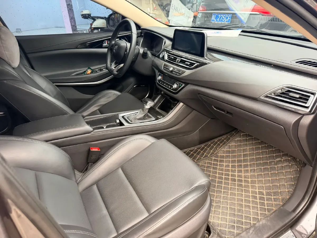 2021 ChangAn Raeton CC 1.5T 180HP L4 7DCT,autocango,china used car exporter,china ev exporter,chinese used car exporter,chinese used ev exporter