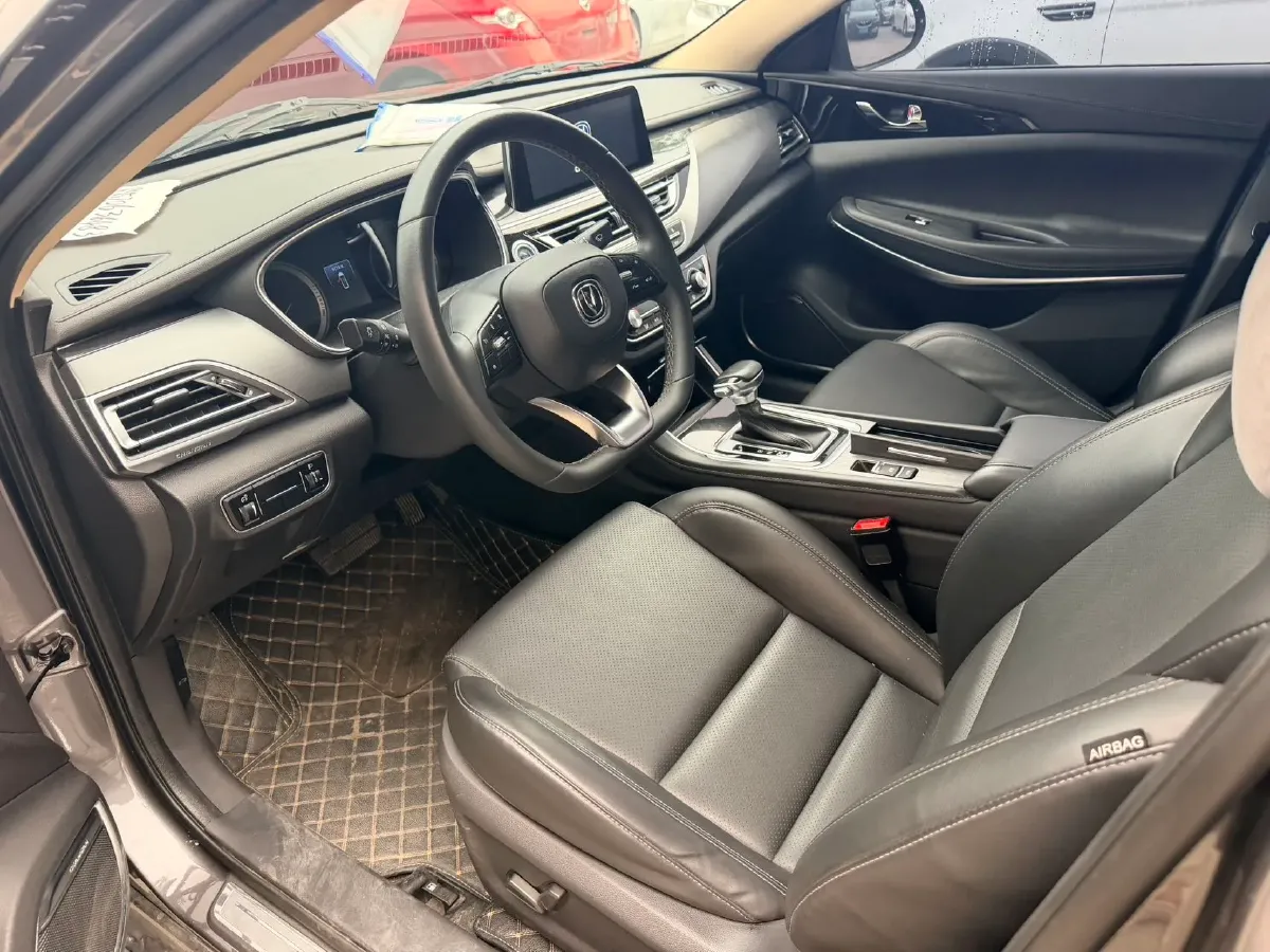 2021 ChangAn Raeton CC 1.5T 180HP L4 7DCT,autocango,china used car exporter,china ev exporter,chinese used car exporter,chinese used ev exporter