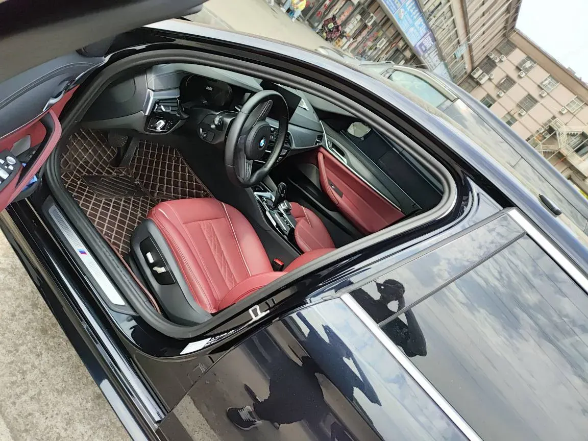 2023 BMW 5 Series 2.0T 245HP L4 8AT,autocango,china used car exporter,china ev exporter,chinese used car exporter,chinese used ev exporter