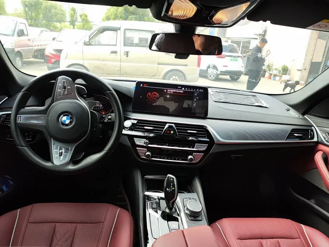 2023 BMW 5 Series 2.0T 245HP L4 8AT,autocango,china used car exporter,china ev exporter,chinese used car exporter,chinese used ev exporter