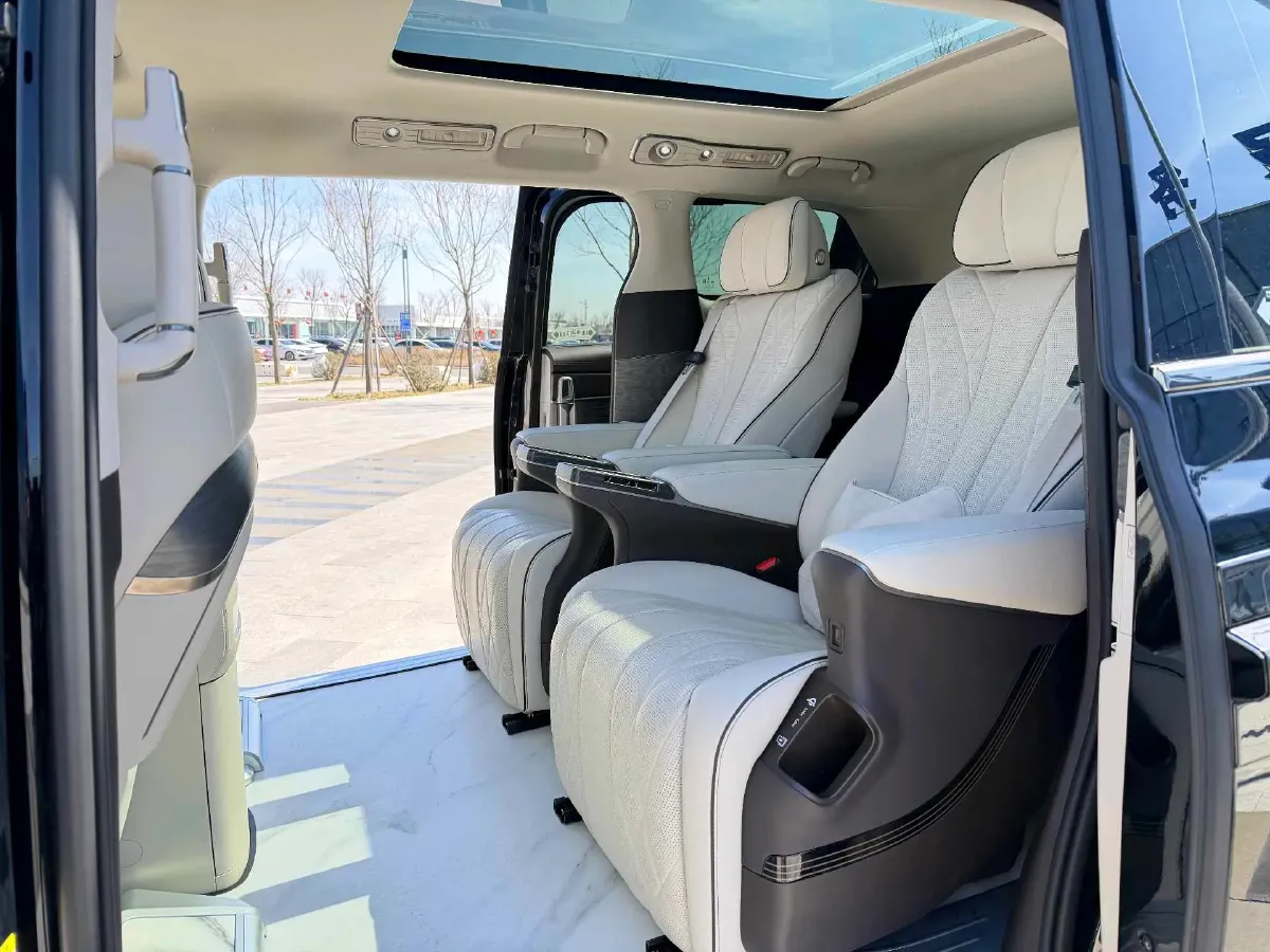 2024 Denza D9 1.5T 139HP L4 E-CVT PHEV 40KWH,autocango,china used car exporter,china ev exporter,chinese used car exporter,chinese used ev exporter