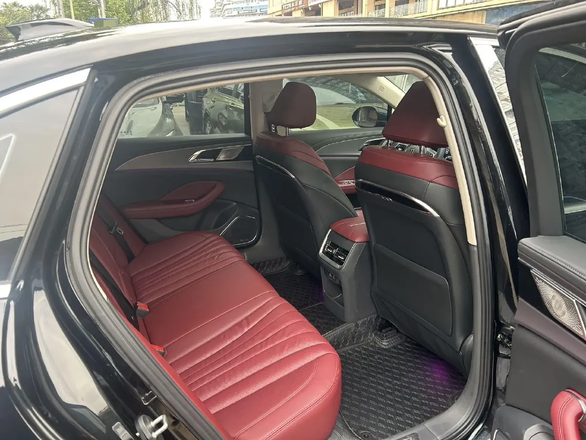 2023 HongQi H5 2.0T 224HP L4 8AT,autocango,china used car exporter,china ev exporter,chinese used car exporter,chinese used ev exporter