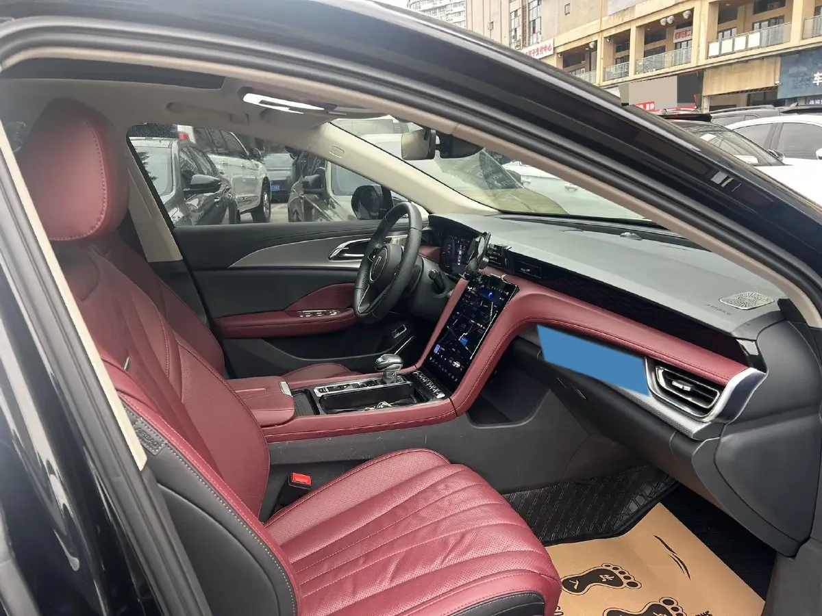 2023 HongQi H5 2.0T 224HP L4 8AT,autocango,china used car exporter,china ev exporter,chinese used car exporter,chinese used ev exporter