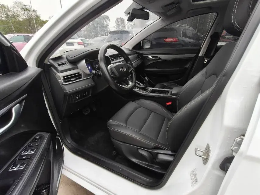 2021 BaoJun 530 1.5T 147HP L4 CVT,autocango,china used car exporter,china ev exporter,chinese used car exporter,chinese used ev exporter