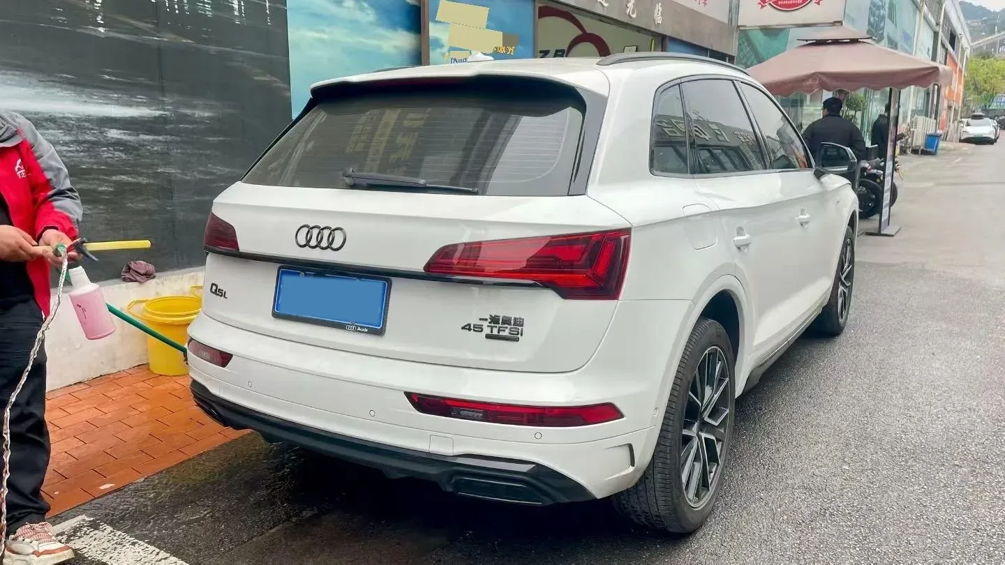 2024 Audi Q5L 2.0T 245HP L4 7DCT,autocango,china used car exporter,china ev exporter,chinese used car exporter,chinese used ev exporter