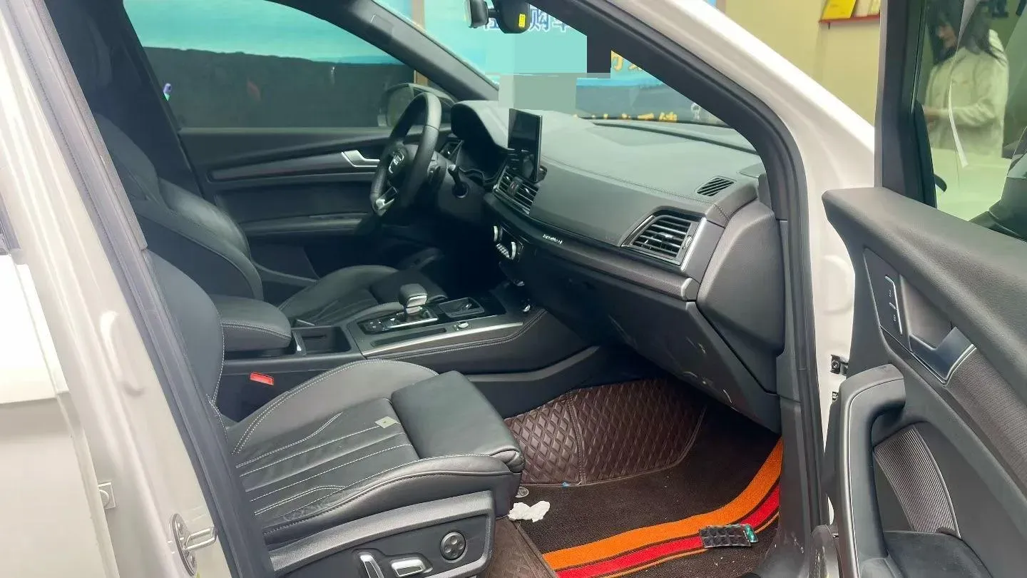 2024 Audi Q5L 2.0T 245HP L4 7DCT,autocango,china used car exporter,china ev exporter,chinese used car exporter,chinese used ev exporter