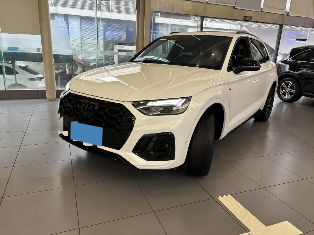 2024 Audi Q5L 2.0T 245HP L4 7DCT,autocango,china used car exporter,china ev exporter,chinese used car exporter,chinese used ev exporter