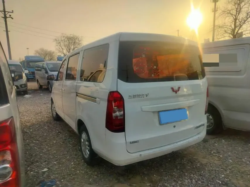 2016 WuLing RongGuang V 1.5L 112HP L4 5MT,autocango,china used car exporter,china ev exporter,chinese used car exporter,chinese used ev exporter