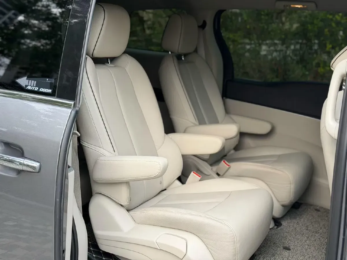 2021 Buick GL8 2.0T 237HP L4 9AT,autocango,china used car exporter,china ev exporter,chinese used car exporter,chinese used ev exporter