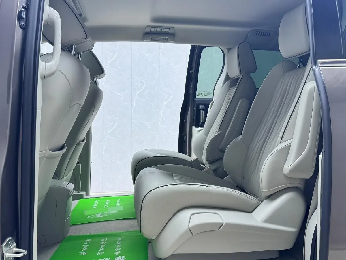 2022 Buick GL8 2.0T 237HP L4 9AT,autocango,china used car exporter,china ev exporter,chinese used car exporter,chinese used ev exporter