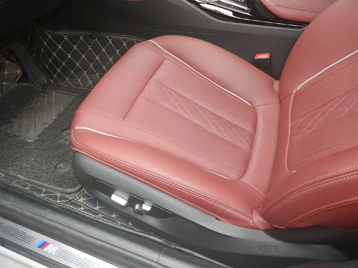 2022 BMW 5 Series 2.0T 252HP L4 8AT,autocango,china used car exporter,china ev exporter,chinese used car exporter,chinese used ev exporter