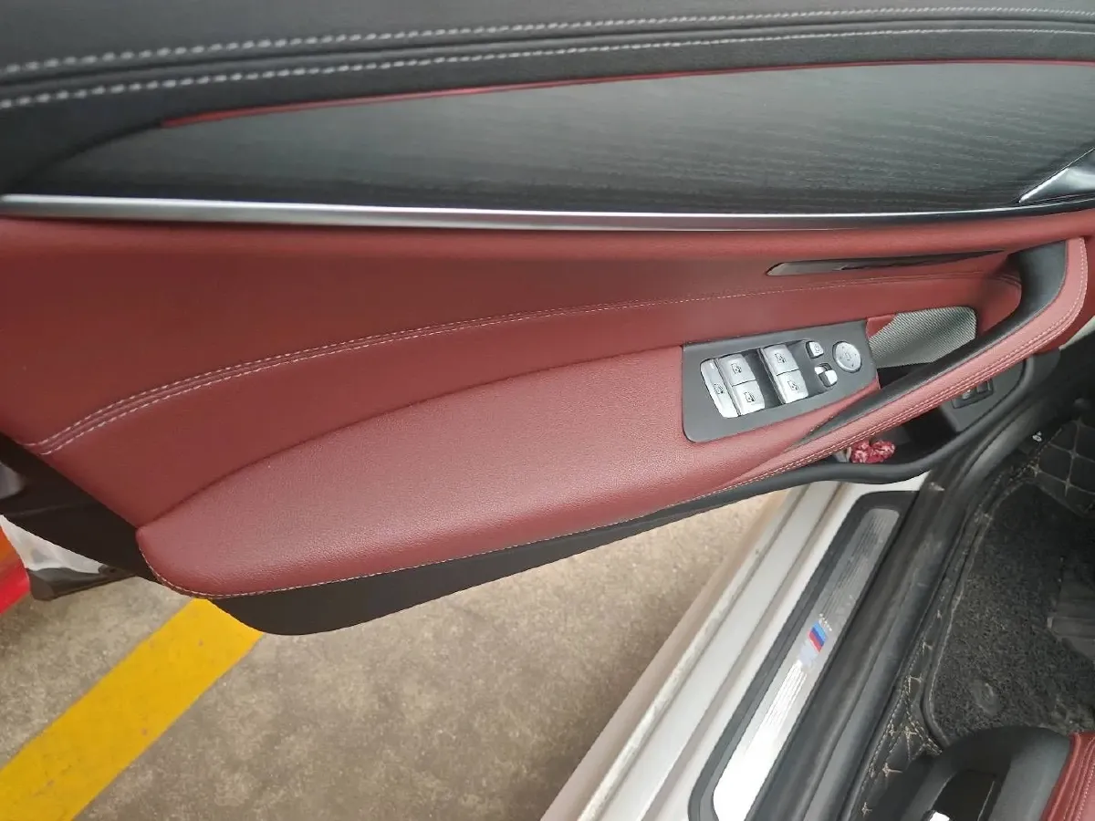 2022 BMW 5 Series 2.0T 252HP L4 8AT,autocango,china used car exporter,china ev exporter,chinese used car exporter,chinese used ev exporter