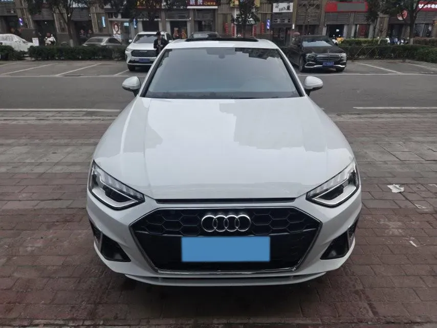 2020 Audi A4L 2.0T 190HP L4 7DCT,autocango,china used car exporter,china ev exporter,chinese used car exporter,chinese used ev exporter