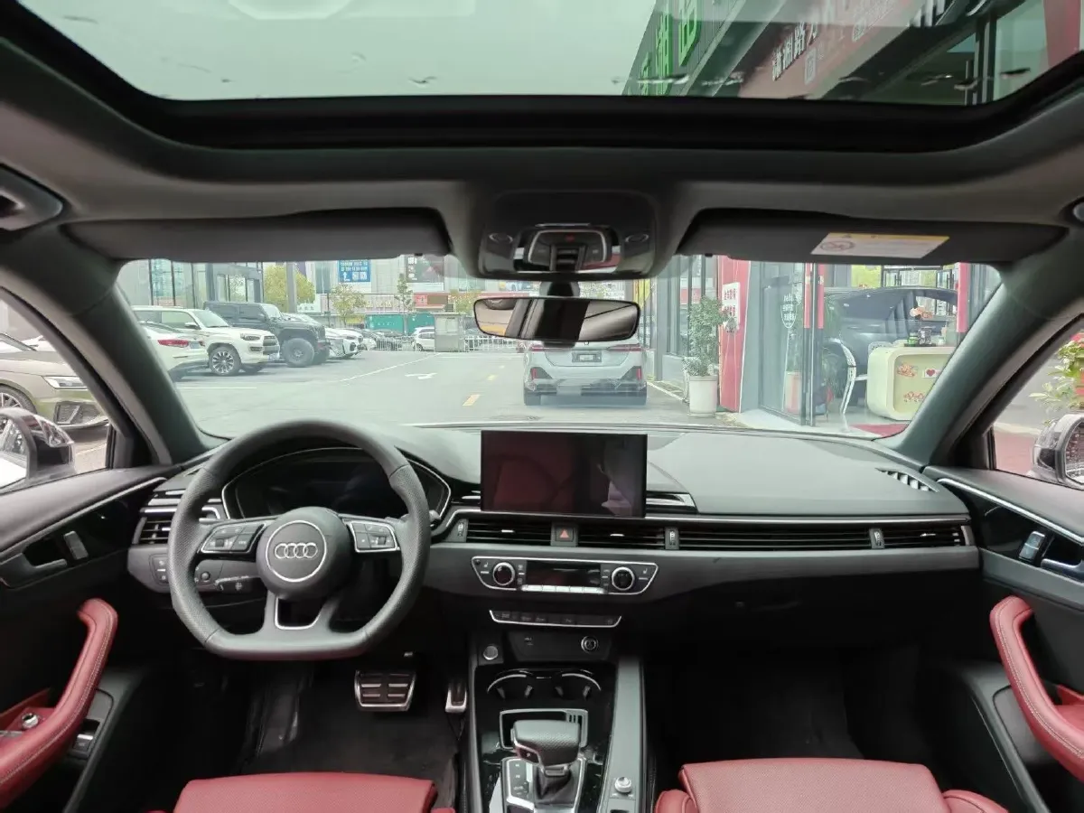 2024 Audi A4L 2.0T 190HP L4 7DCT,autocango,china used car exporter,china ev exporter,chinese used car exporter,chinese used ev exporter