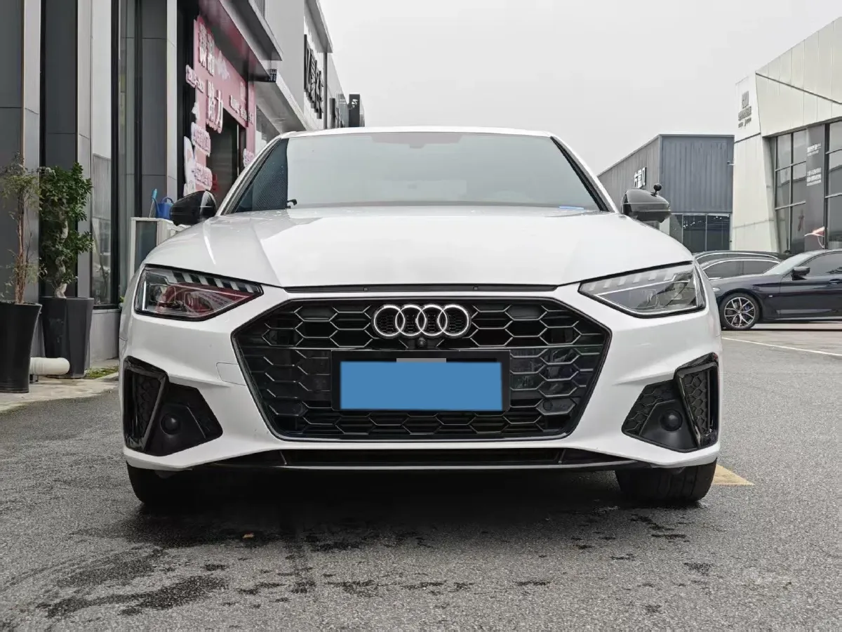 2024 Audi A4L 2.0T 190HP L4 7DCT,autocango,china used car exporter,china ev exporter,chinese used car exporter,chinese used ev exporter