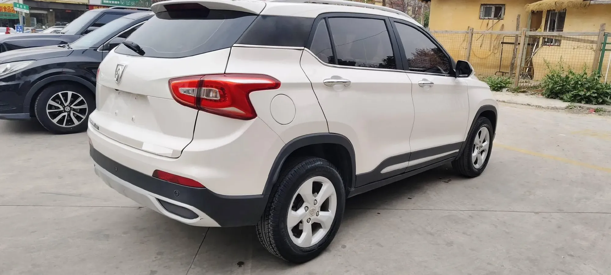 2017 BaoJun 310W 1.5L 105HP L4 6MT,autocango,china used car exporter,china ev exporter,chinese used car exporter,chinese used ev exporter