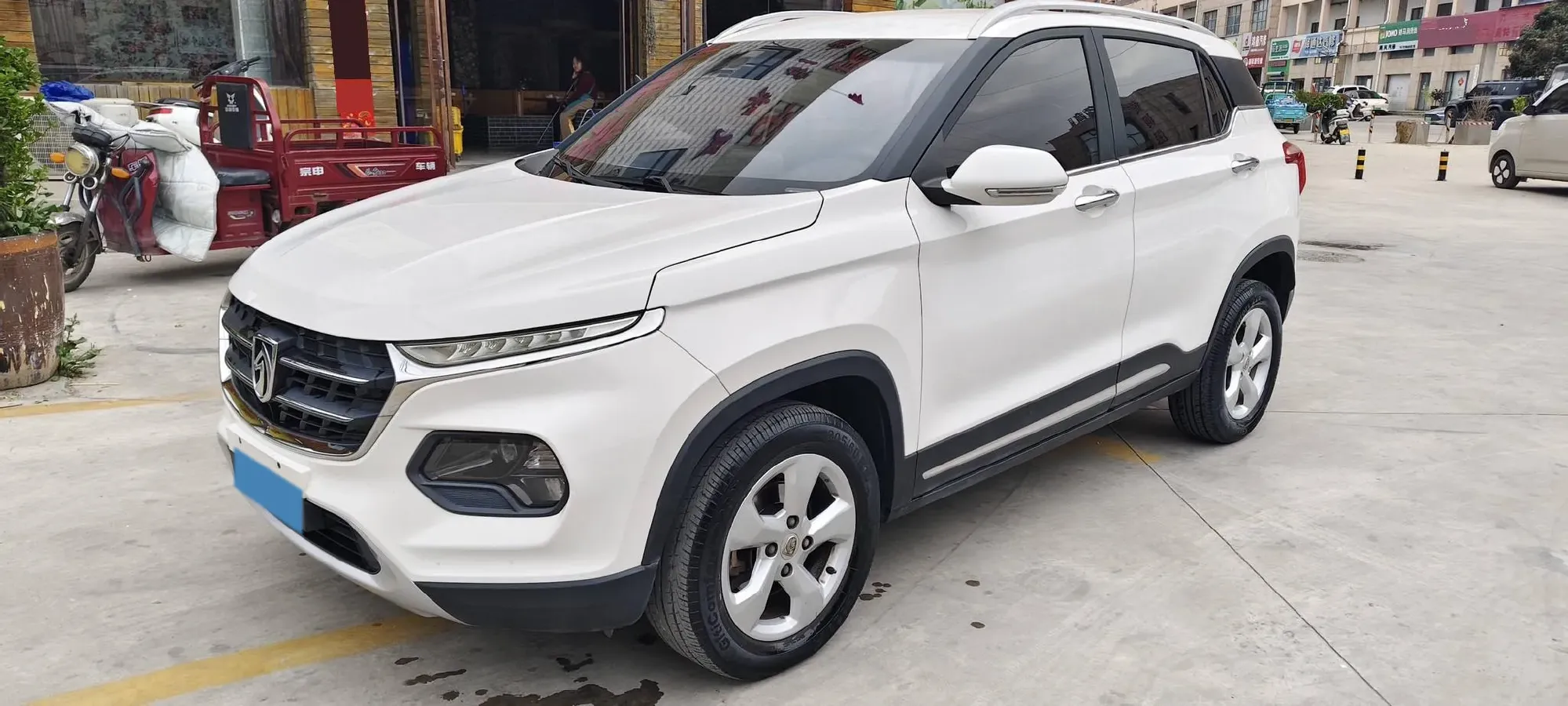 2017 BaoJun 310W 1.5L 105HP L4 6MT,autocango,china used car exporter,china ev exporter,chinese used car exporter,chinese used ev exporter