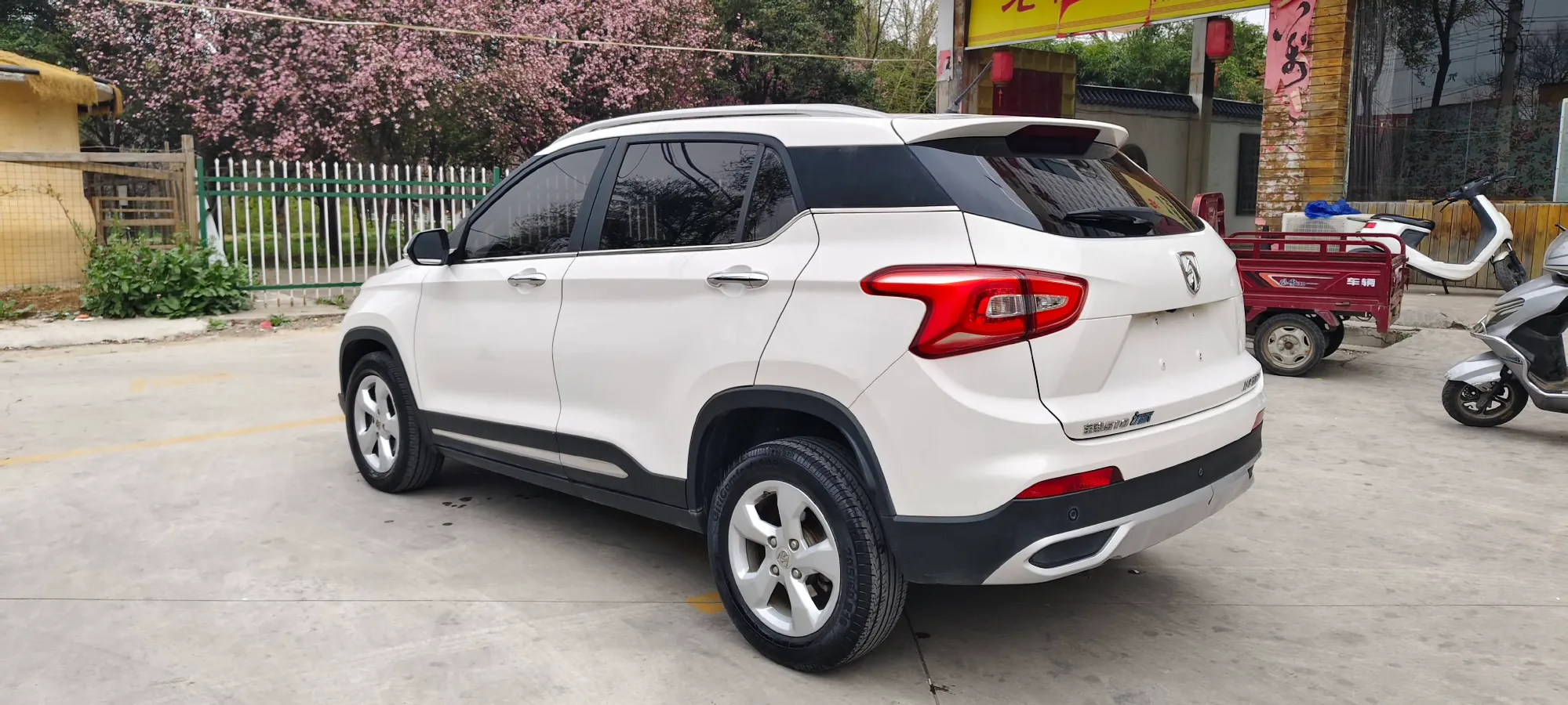 2017 BaoJun 310W 1.5L 105HP L4 6MT,autocango,china used car exporter,china ev exporter,chinese used car exporter,chinese used ev exporter