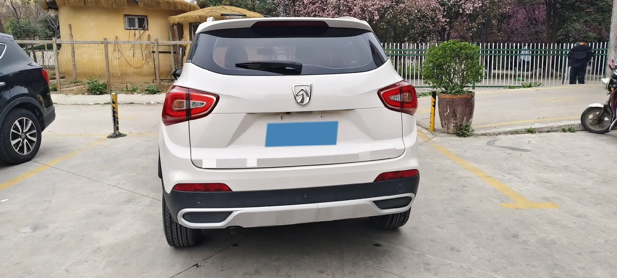 2017 BaoJun 310W 1.5L 105HP L4 6MT,autocango,china used car exporter,china ev exporter,chinese used car exporter,chinese used ev exporter