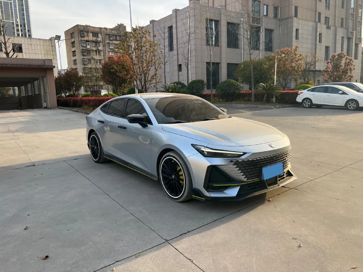 2022 ChangAn UNI-V 1.5T 188HP L4 7DCT,autocango,china used car exporter,china ev exporter,chinese used car exporter,chinese used ev exporter