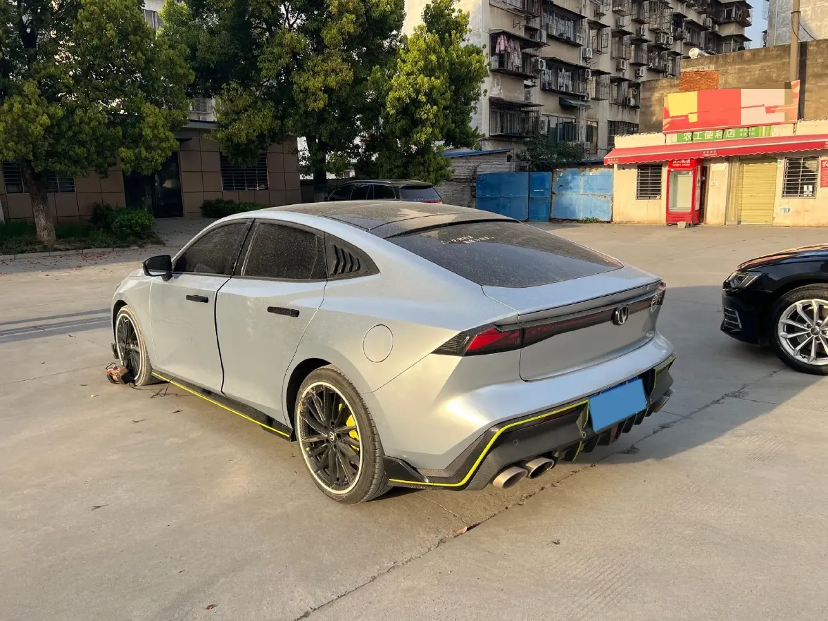 2022 ChangAn UNI-V 1.5T 188HP L4 7DCT,autocango,china used car exporter,china ev exporter,chinese used car exporter,chinese used ev exporter