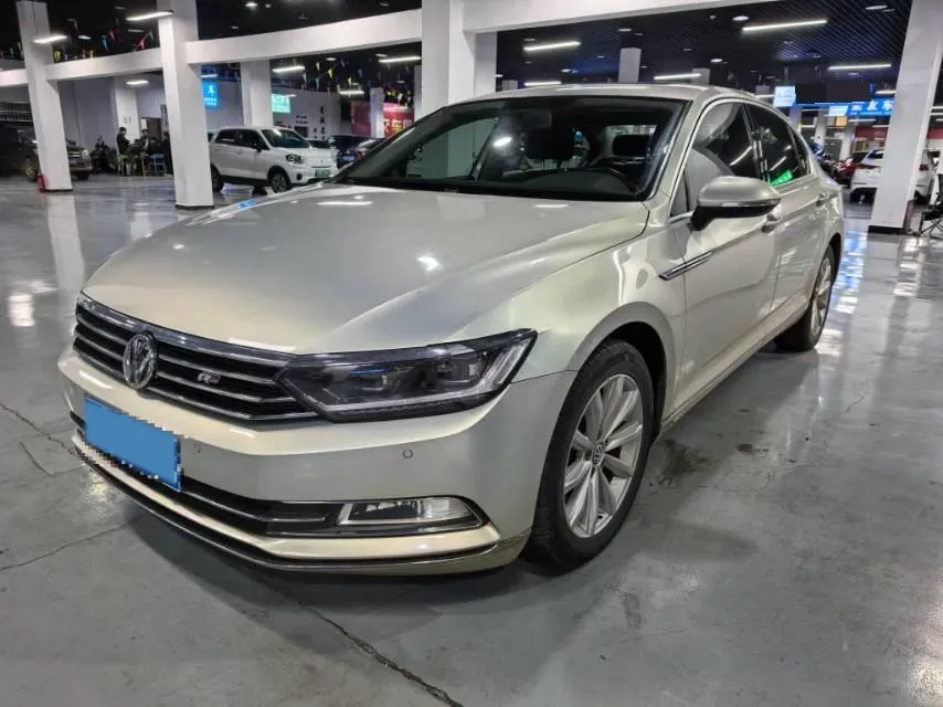 2018 Volkswagen Magotan 1.8T 180HP L4 7DCT,autocango,china used car exporter,china ev exporter,chinese used car exporter,chinese used ev exporter