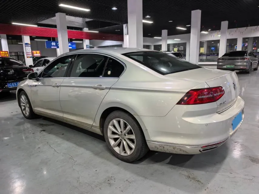 2018 Volkswagen Magotan 1.8T 180HP L4 7DCT,autocango,china used car exporter,china ev exporter,chinese used car exporter,chinese used ev exporter