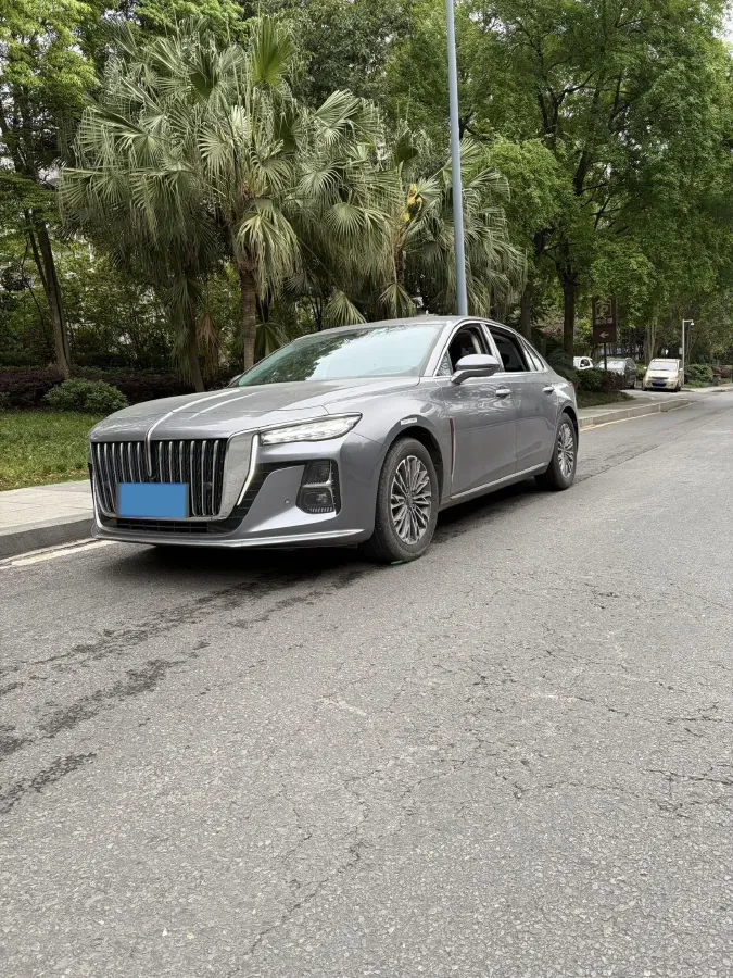 2023 HongQi H5 2.0T 224HP L4 8AT,autocango,china used car exporter,china ev exporter,chinese used car exporter,chinese used ev exporter