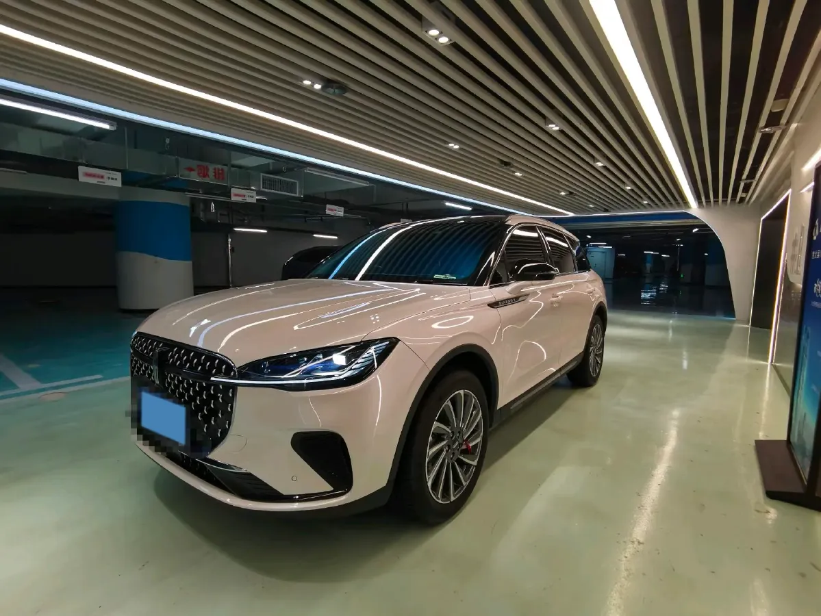 2023 Lincoln Corsair 2.0T 261HP L4 8AT,autocango,china used car exporter,china ev exporter,chinese used car exporter,chinese used ev exporter