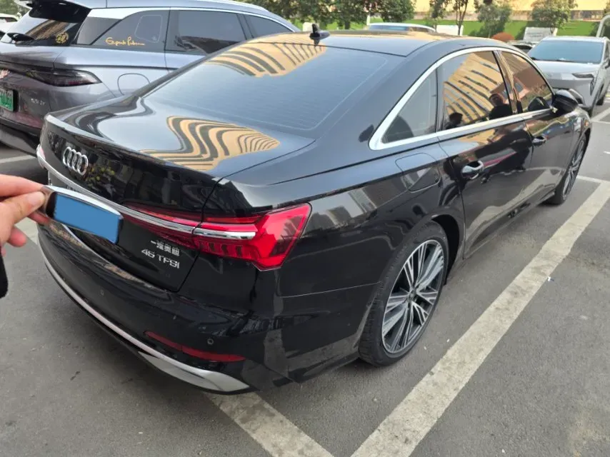 2023 Audi A6L 2.0T 245HP L4 7DCT,autocango,china used car exporter,china ev exporter,chinese used car exporter,chinese used ev exporter