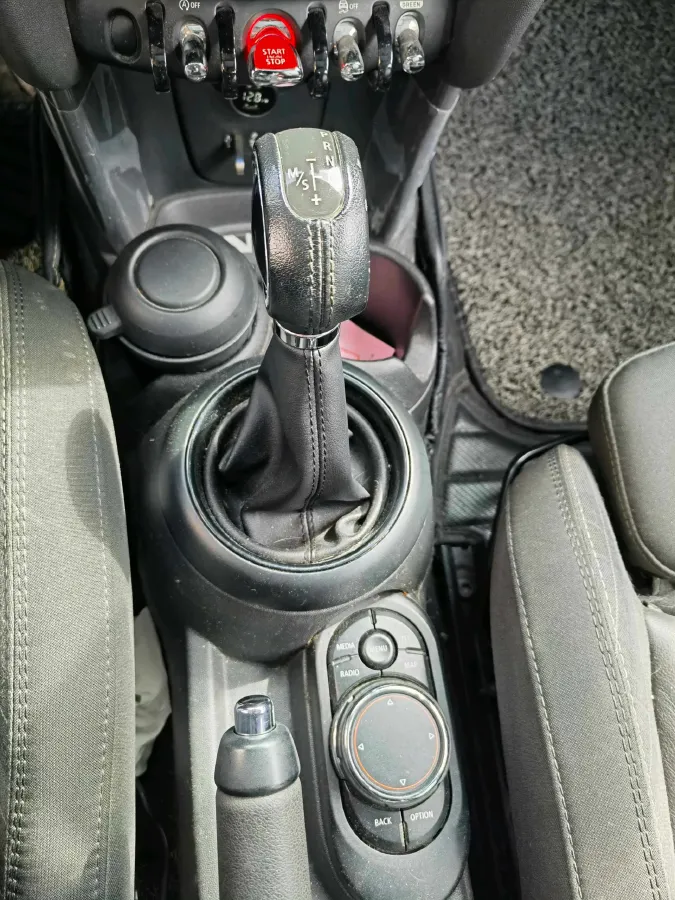 2018 MINI MINI 1.5T 136HP L3 6AT,autocango,china used car exporter,china ev exporter,chinese used car exporter,chinese used ev exporter