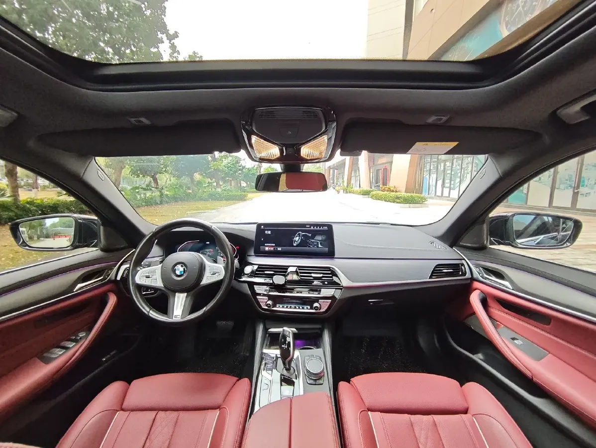 2022 BMW 5 Series 2.0T 252HP L4 8AT,autocango,china used car exporter,china ev exporter,chinese used car exporter,chinese used ev exporter