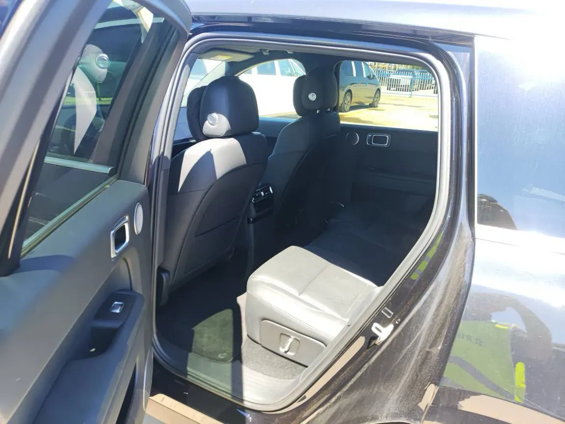 2024 Li L6 Range Extended 154HP L4 REEV 36.8KWH,autocango,china used car exporter,china ev exporter,chinese used car exporter,chinese used ev exporter