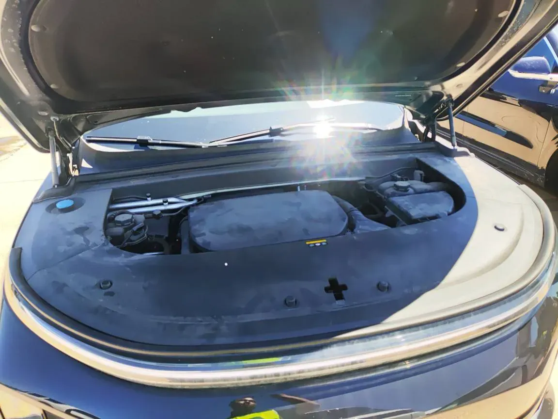 2024 Li L6 Range Extended 154HP L4 REEV 36.8KWH,autocango,china used car exporter,china ev exporter,chinese used car exporter,chinese used ev exporter