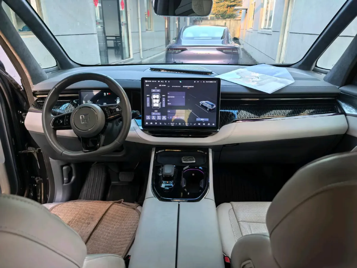 2022 Zeekr 009 BEV 116KWH,autocango,china used car exporter,china ev exporter,chinese used car exporter,chinese used ev exporter