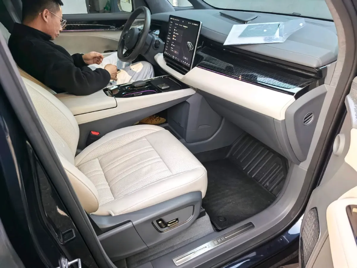 2022 Zeekr 009 BEV 116KWH,autocango,china used car exporter,china ev exporter,chinese used car exporter,chinese used ev exporter