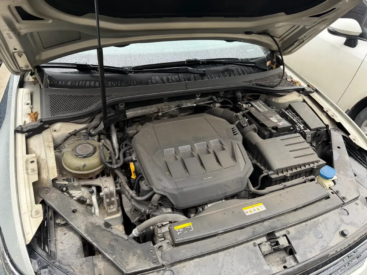 2020 Volkswagen Magotan 2.0T 186HP L4 7DCT,autocango,china used car exporter,china ev exporter,chinese used car exporter,chinese used ev exporter