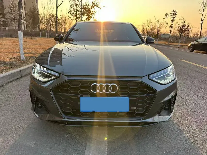 2023 Audi A4L 2.0T 190HP L4 7DCT,autocango,china used car exporter,china ev exporter,chinese used car exporter,chinese used ev exporter