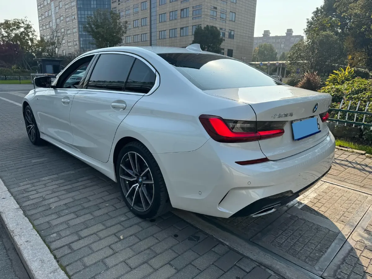 2022 BMW 3 Series 2.0T 184HP L4 8AT,autocango,china used car exporter,china ev exporter,chinese used car exporter,chinese used ev exporter